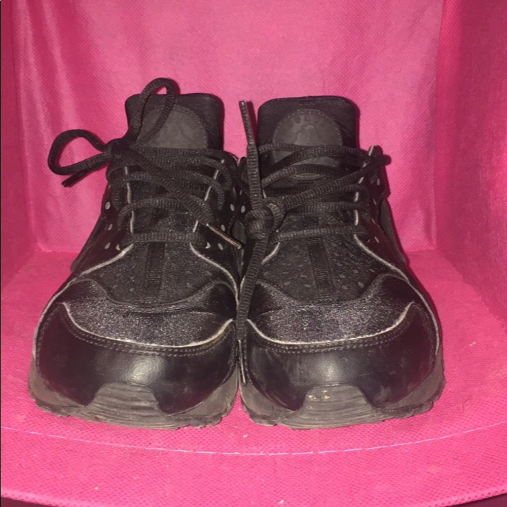 Black Hurraches